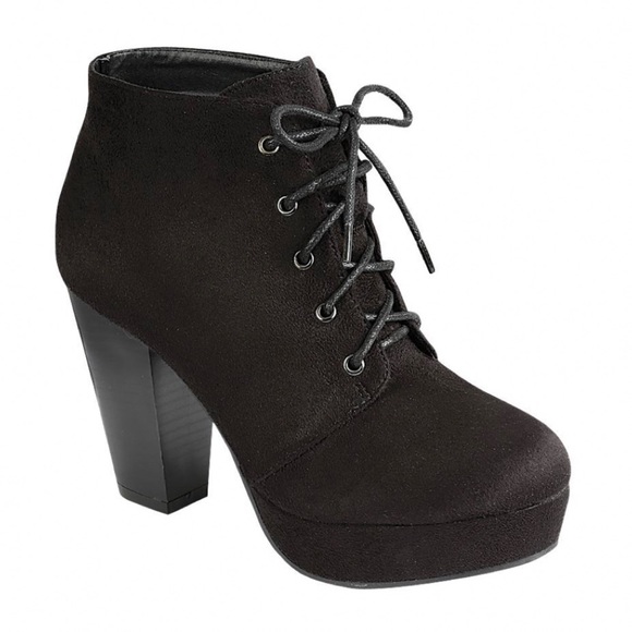 RESTOCKED!!! Black Lace Up Platform Bootie - Picture 2 of 3